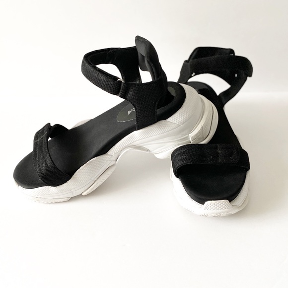 Jeffrey Campbell Sporty Platform Sandals Size 8 - Picture 2 of 9